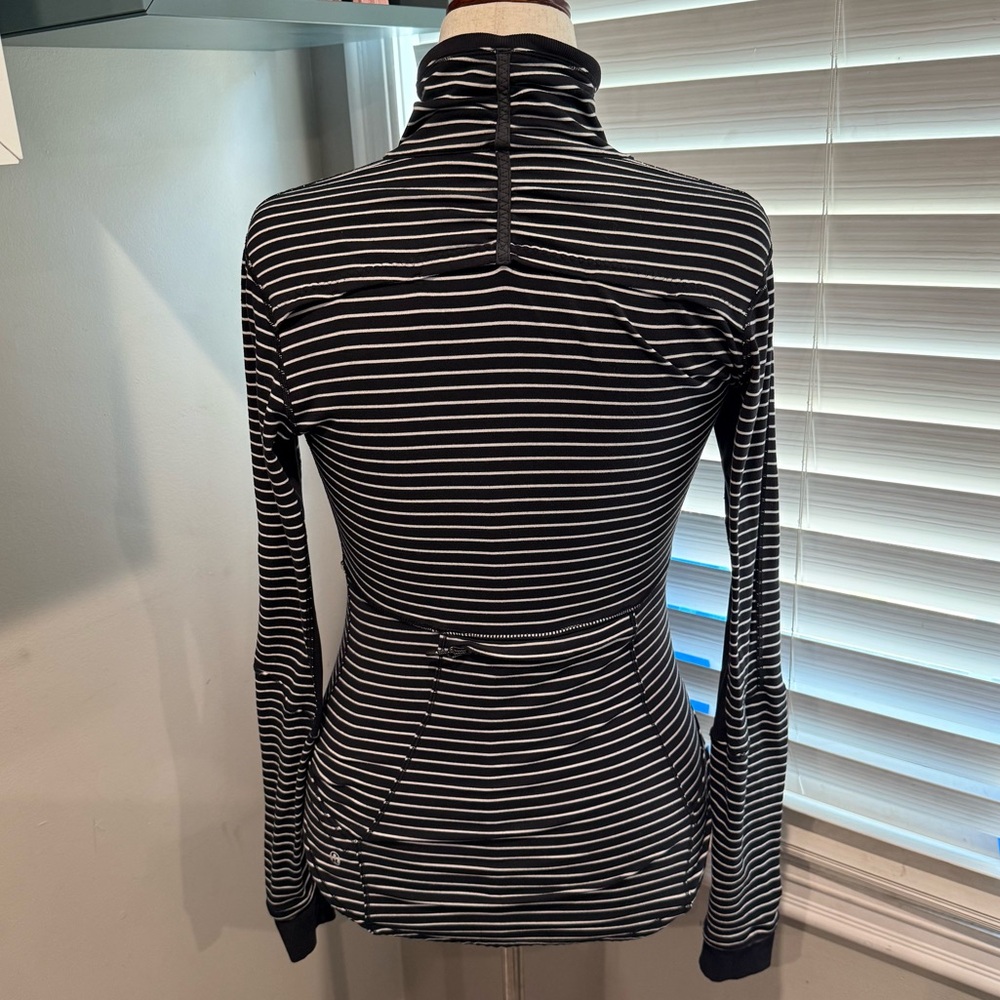 Lululemon Base Runner 1/2 Zip Parallel Stripe Bla… - image 5